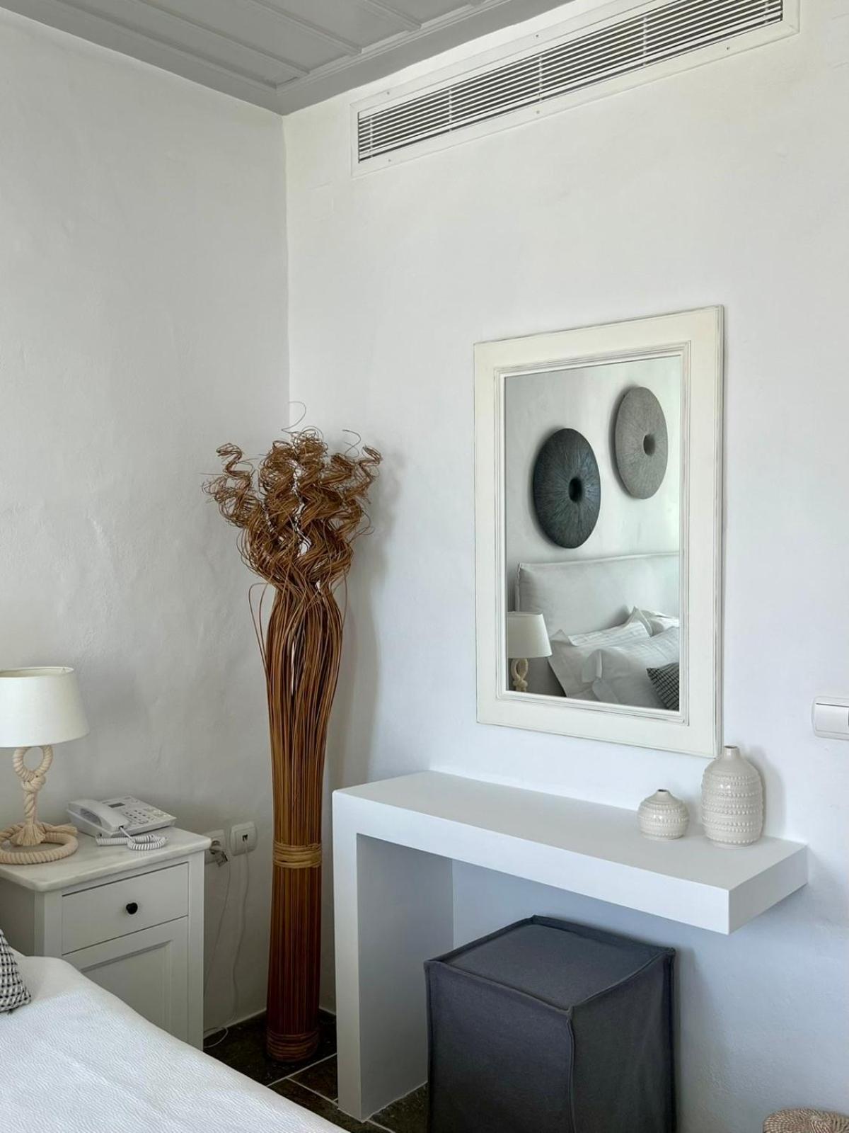 Niriedes Hotel Platis Gialos  외부 사진